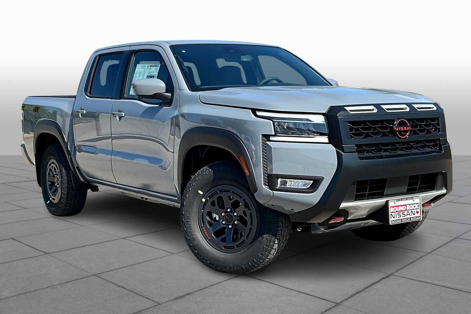 2025 Nissan Frontier PRO-4X photo 2