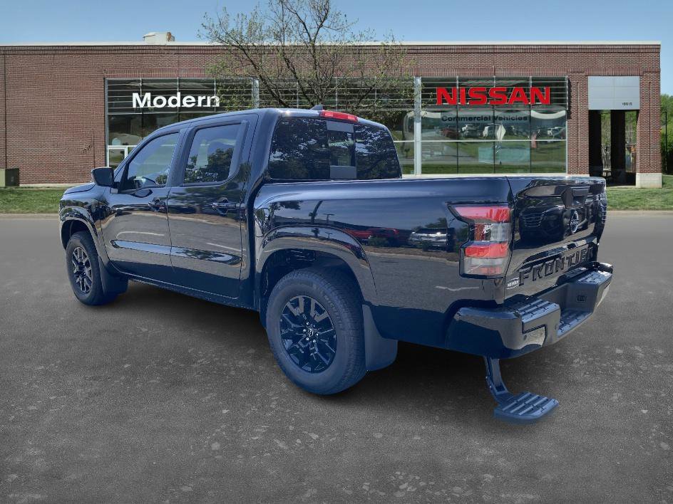 2026 Nissan Frontier Crew Cab SV photo 2