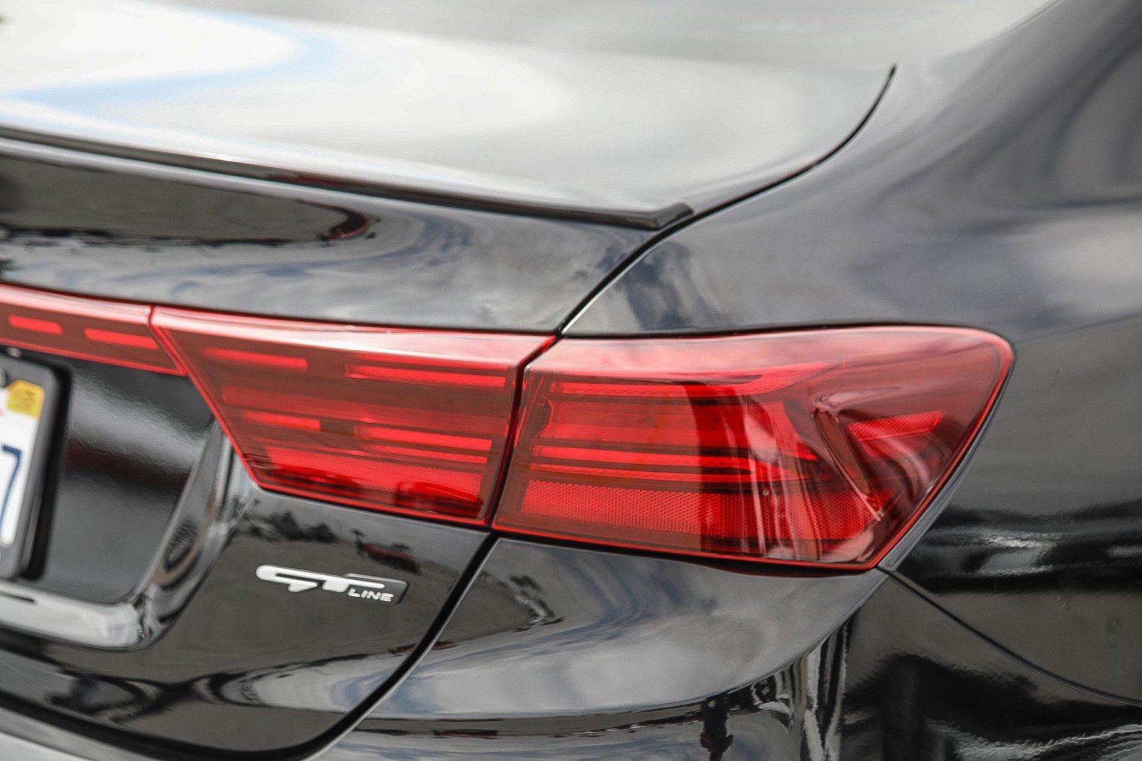 2023 Kia Forte GT-Line photo 8