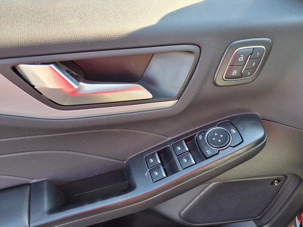 2025 Ford Escape Plug-In Hybrid photo 12