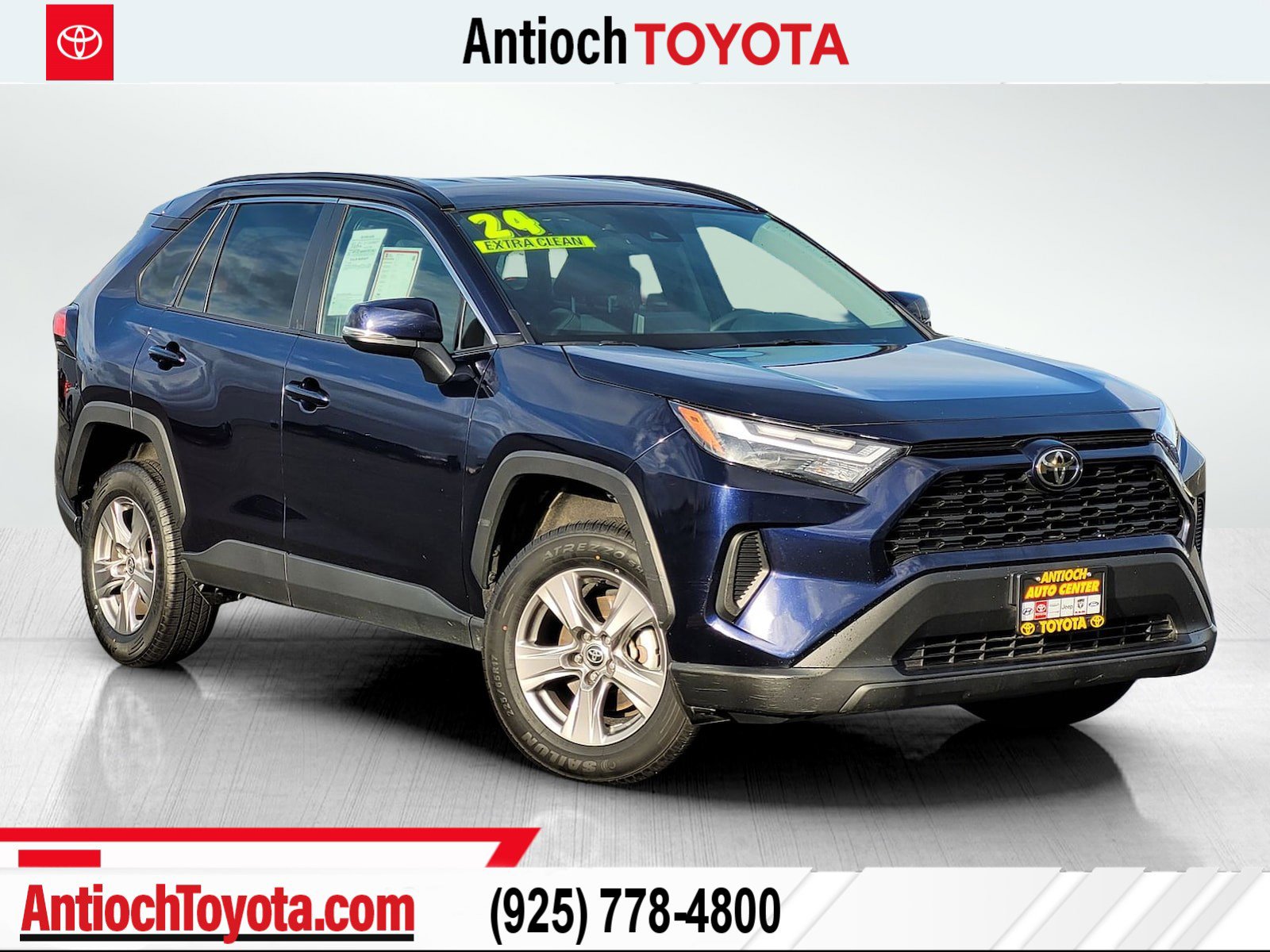 2024 Toyota RAV4 XLE's photo
