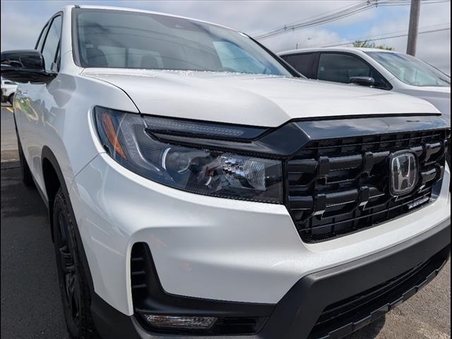 2025 Honda Ridgeline Black Edition photo 6