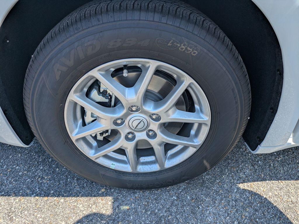 2026 Chrysler Pacifica photo 9