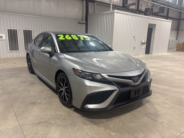 2022 Toyota Camry SE photo 2