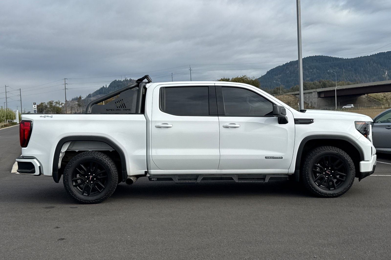 2022 Gmc Sierra 1500 Elevation photo 2