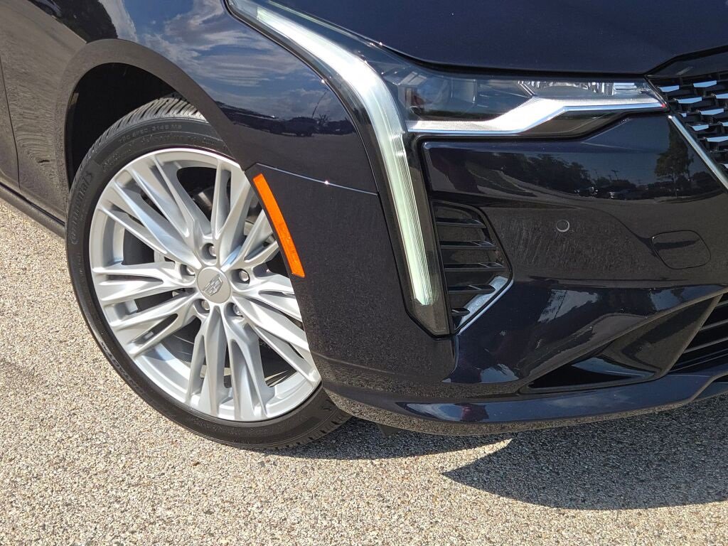 2020 Cadillac CT4 Premium Luxury photo 3