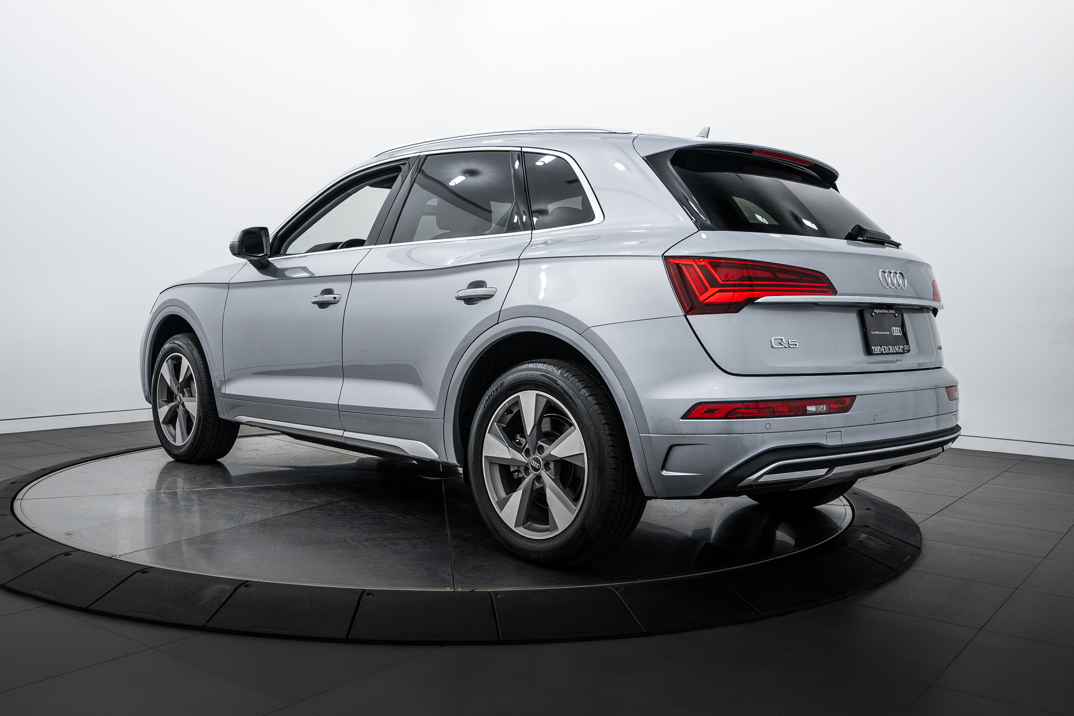 2022 Audi Q5 40 Premium Plus photo 3