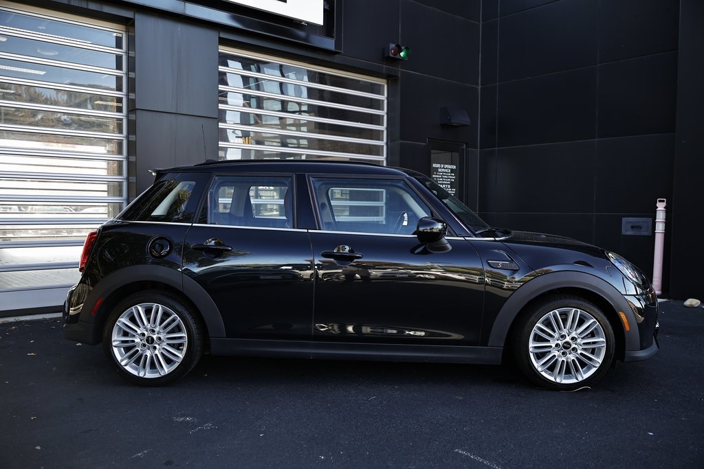 2023 Mini Cooper Hardtop S photo 2