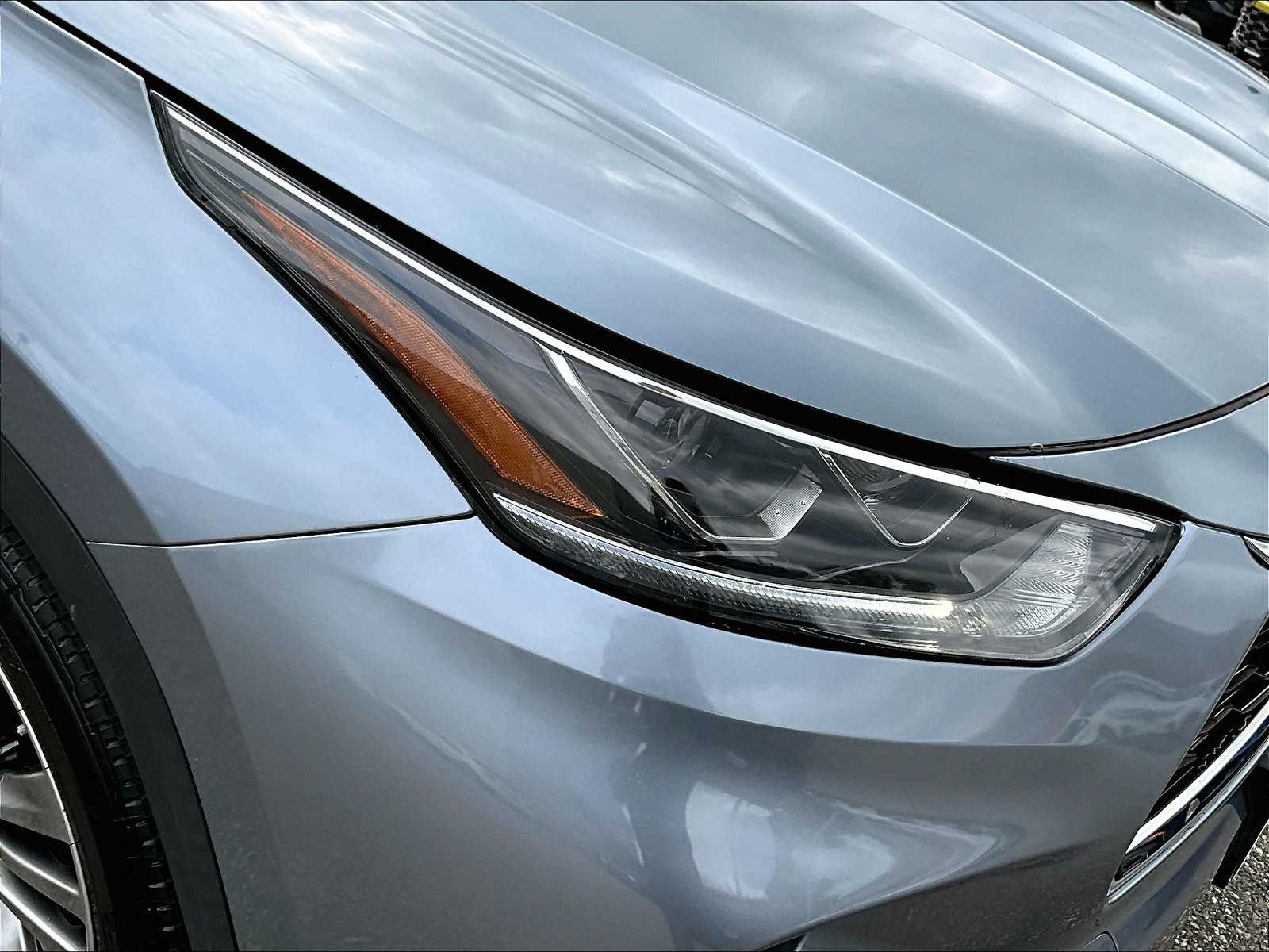 2021 Toyota Highlander Hybrid Platinum photo 32