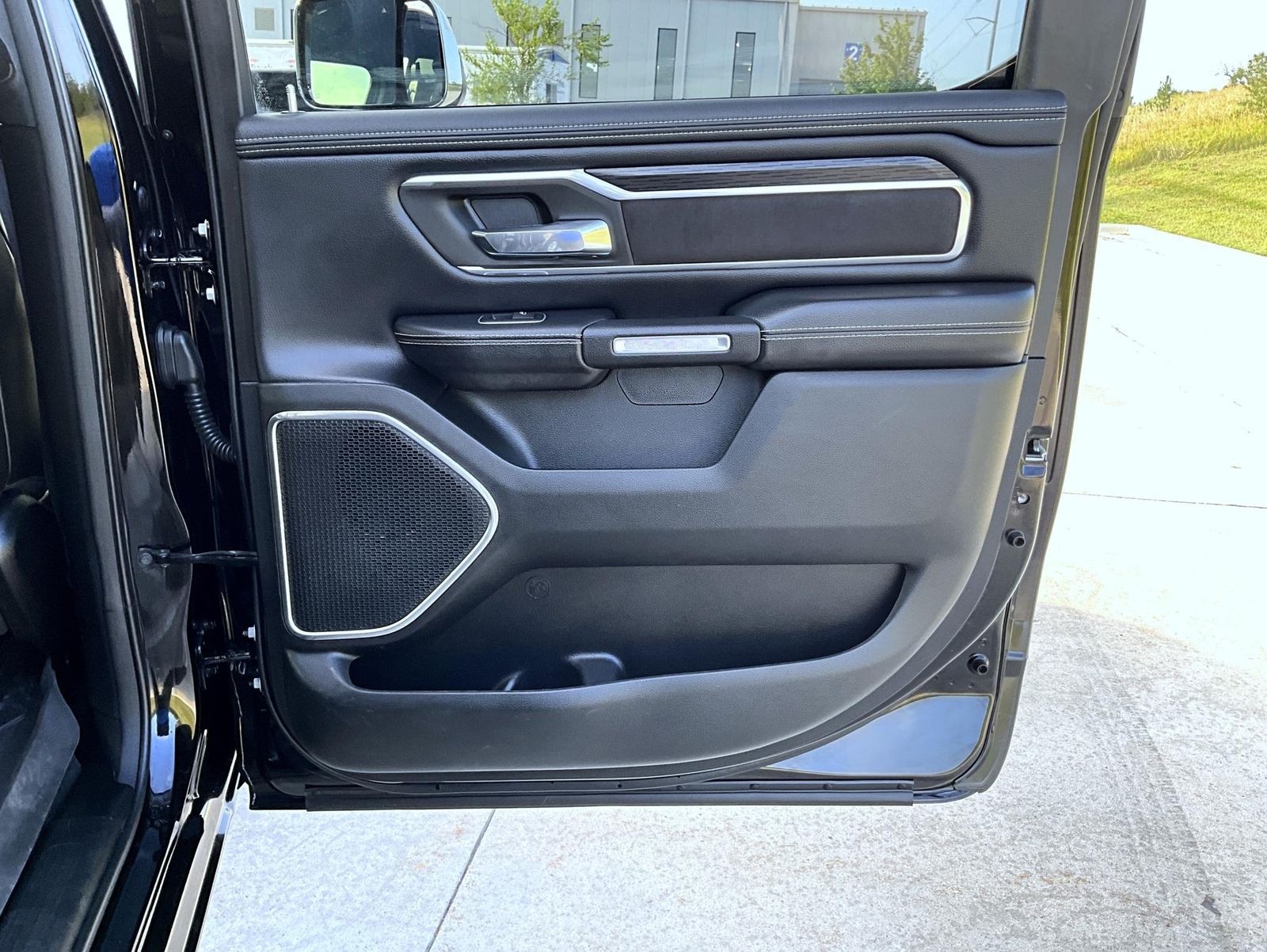 2023 Ram 1500 Laramie photo 21