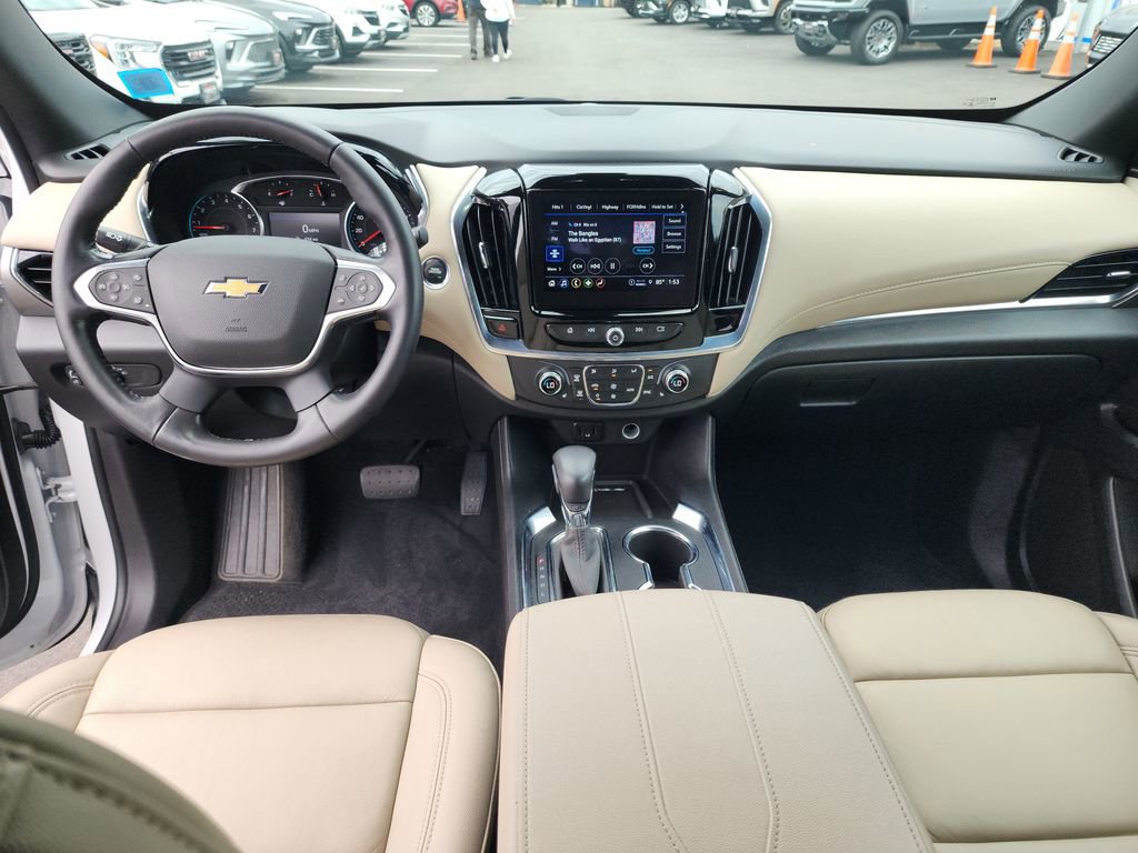 2022 Chevrolet Traverse Leather photo 14