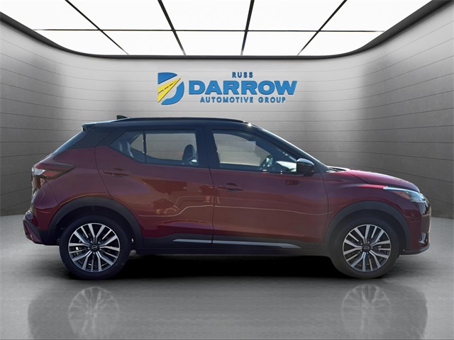 2023 Nissan Kicks SR photo 4