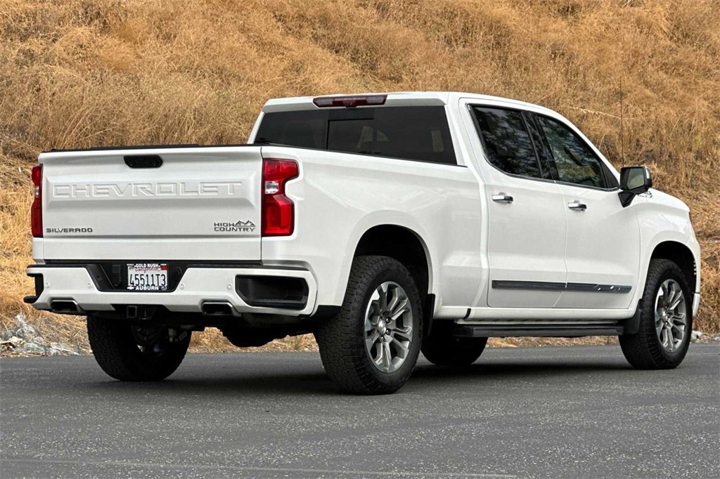 2023 Chevrolet Silverado 1500 High Country photo 4