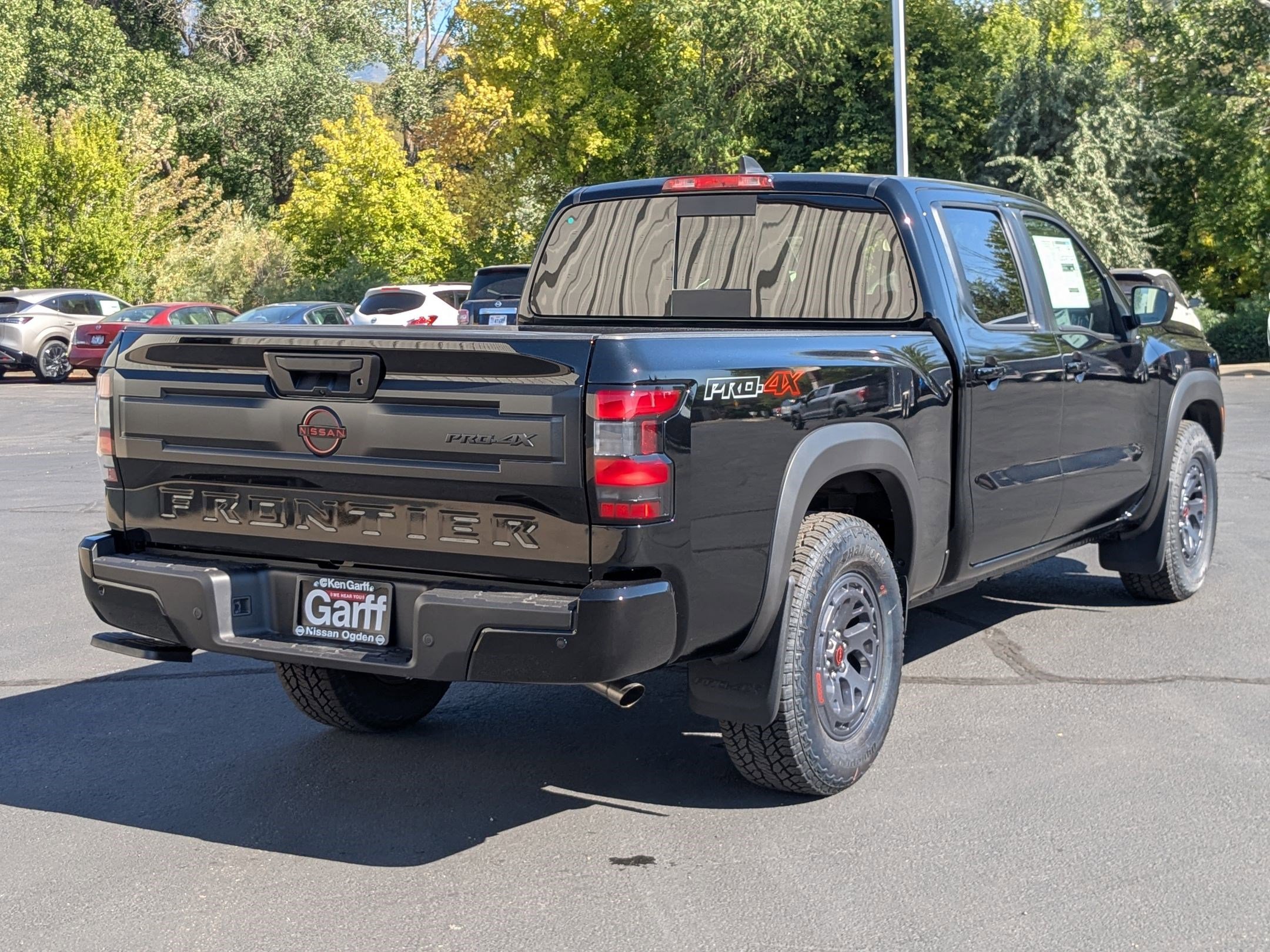 2025 Nissan Frontier Crew Cab PRO-4X photo 3