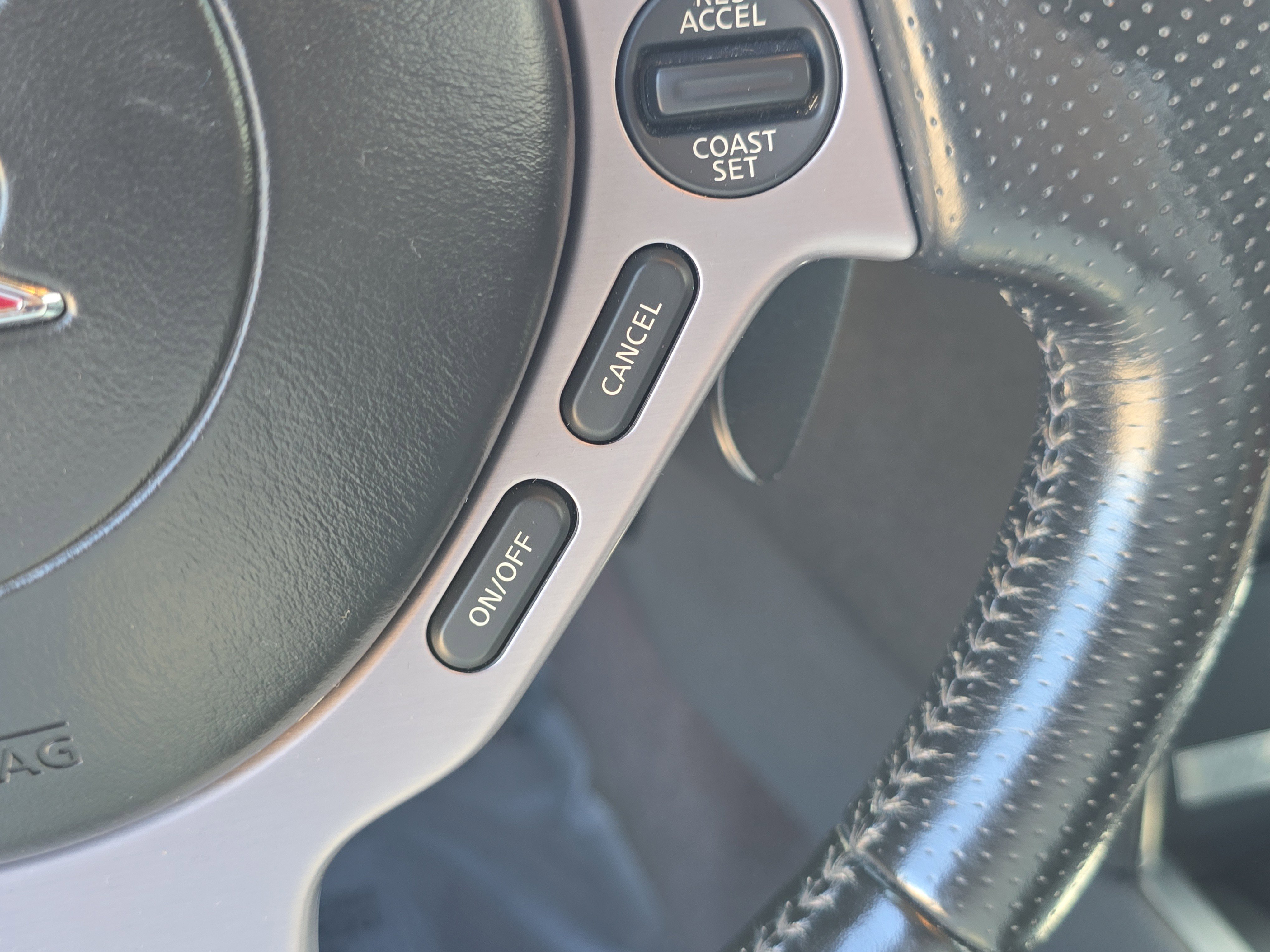 2010 Nissan GT-R Premium photo 4