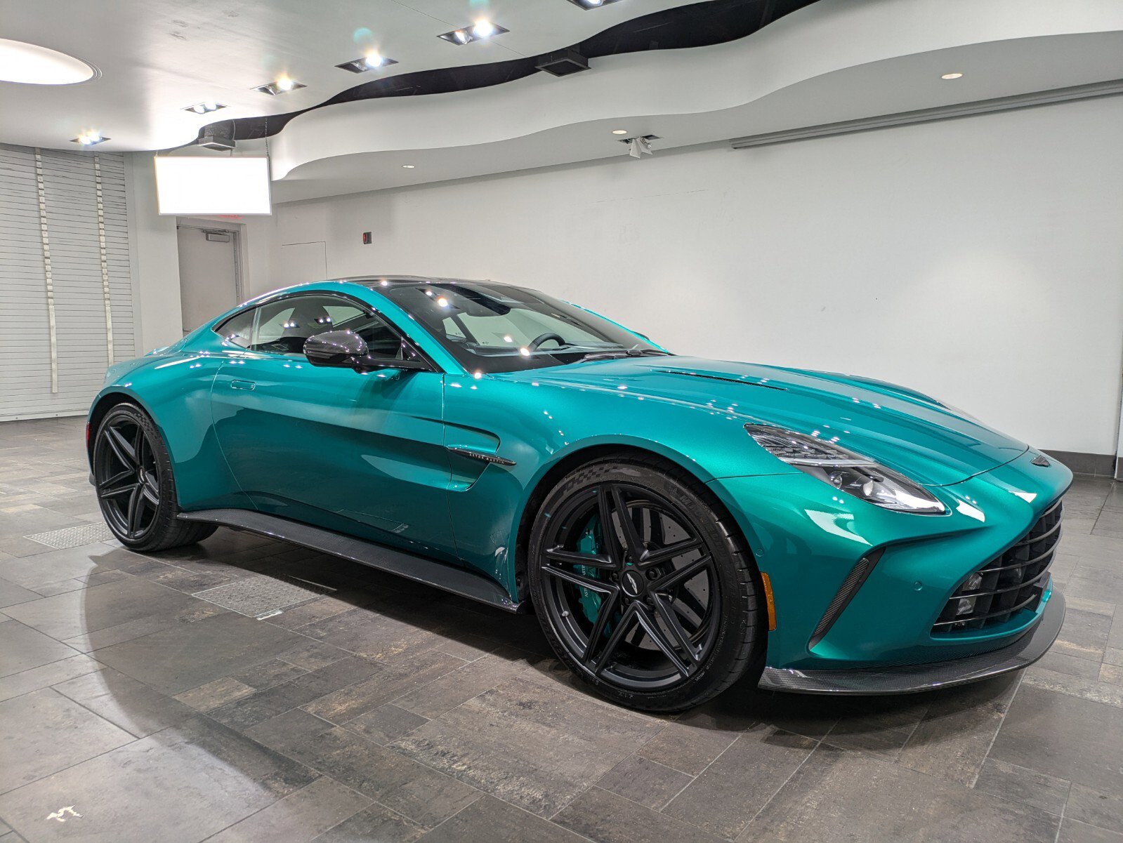 New 2025 Aston Martin Vantage Coupe 2dr Car in West Palm Beach 