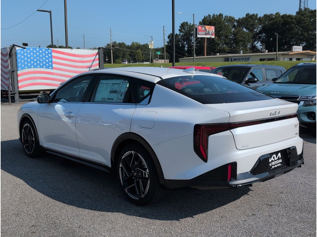 2025 Kia K4 GT-Line photo 3