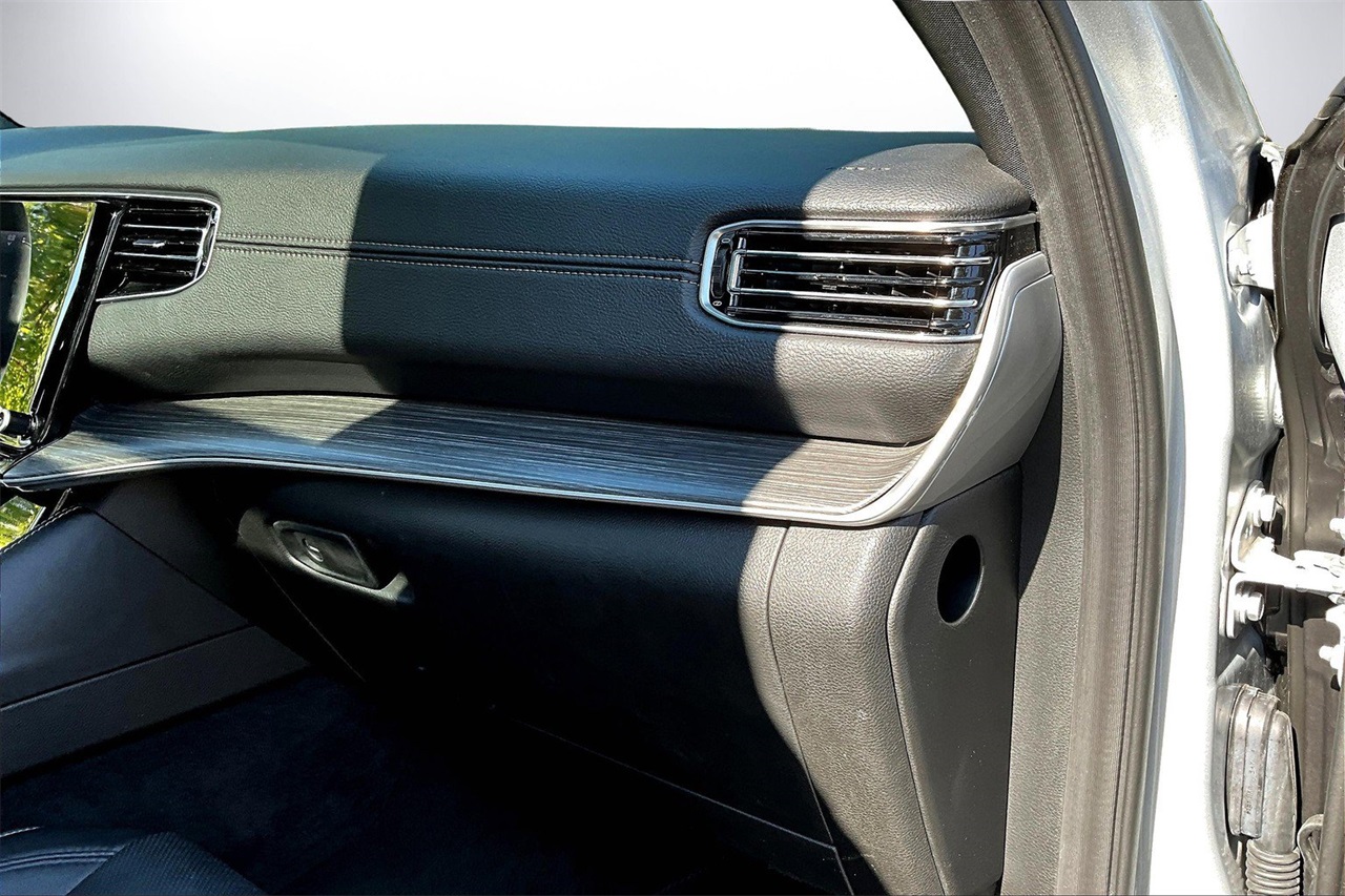 2024 Jeep Wagoneer L Series II photo 19
