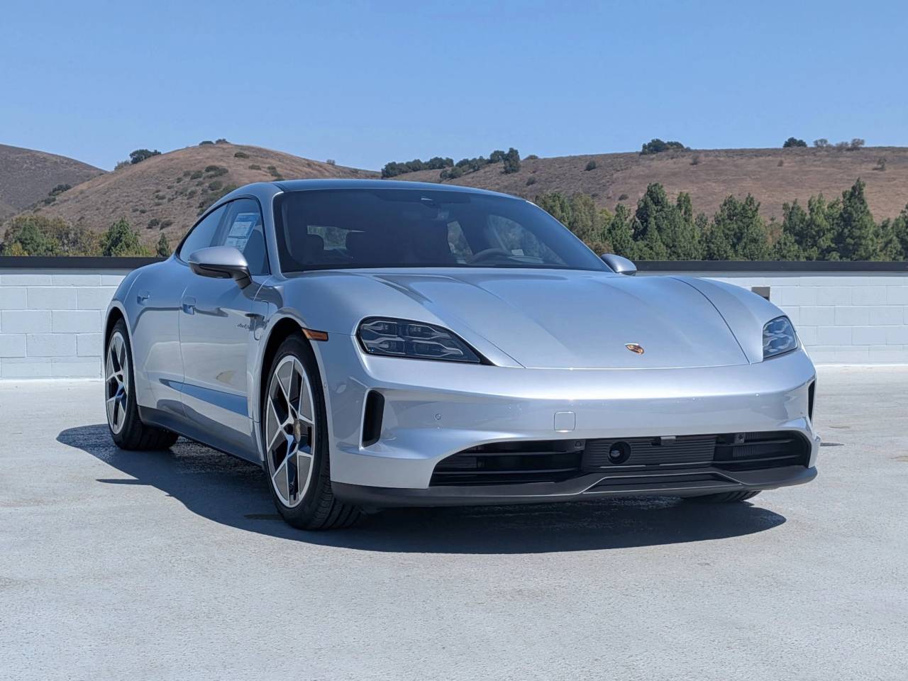 2026 Porsche Taycan 4S photo 7
