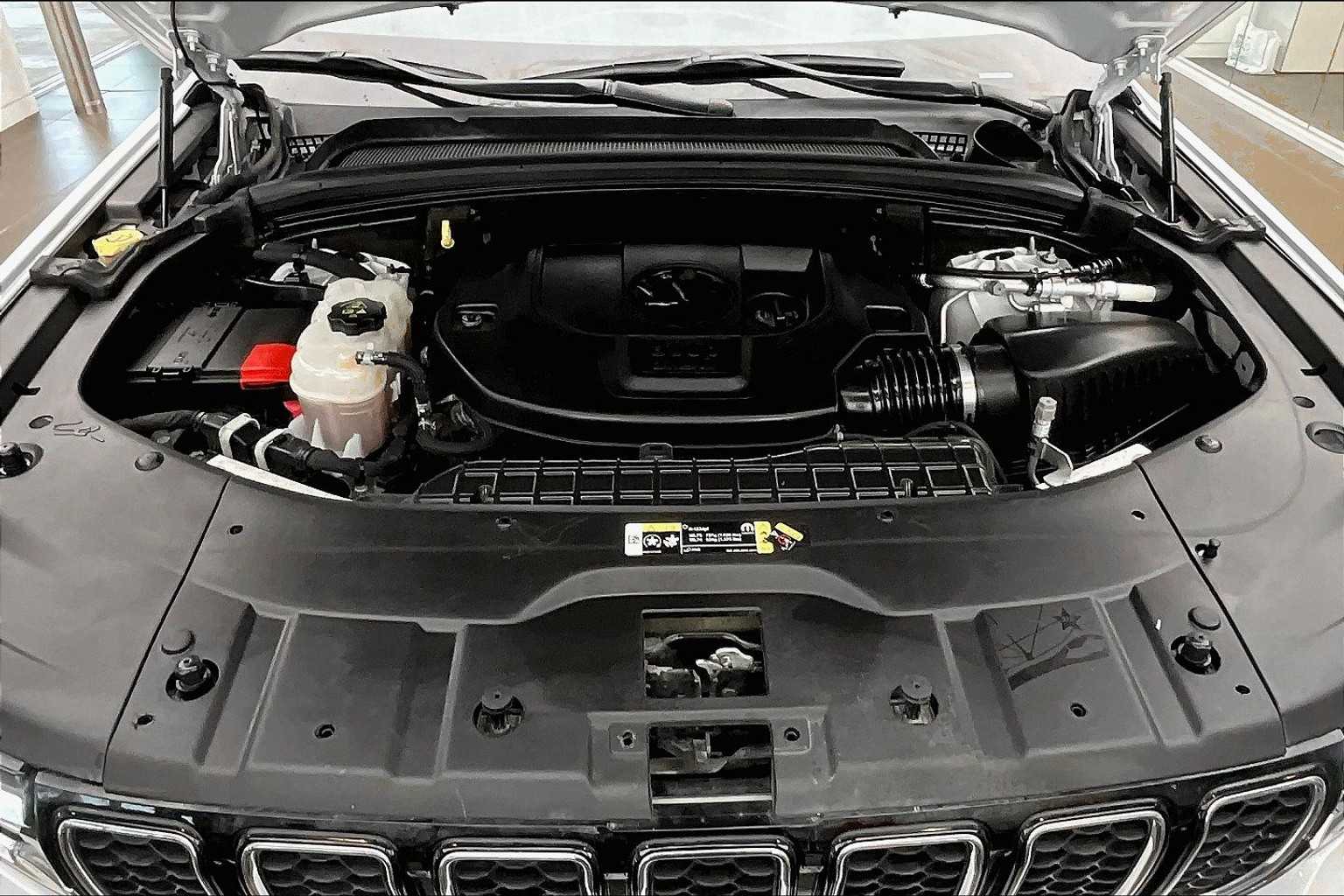 2022 Jeep Grand Cherokee Overland photo 28