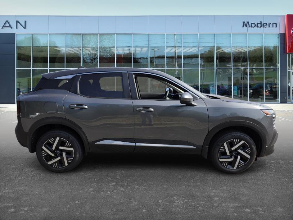2025 Nissan Kicks SV photo 4