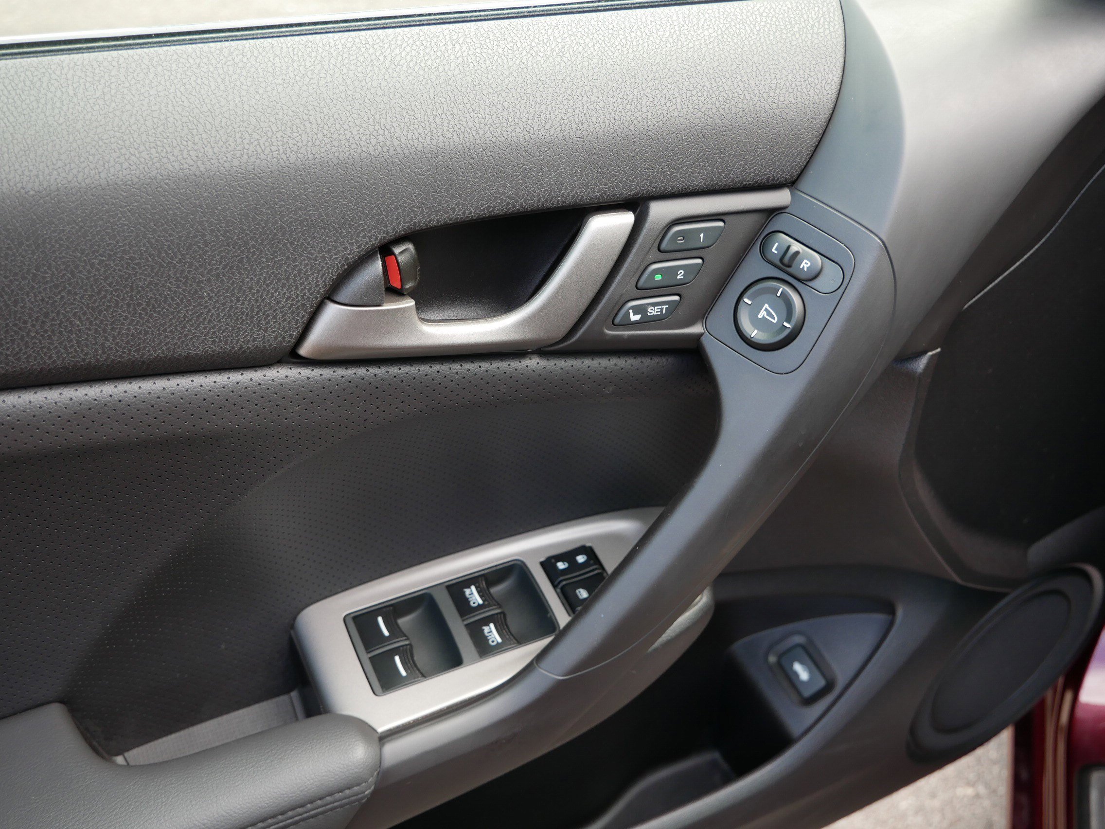 2010 Acura TSX Technology photo 19