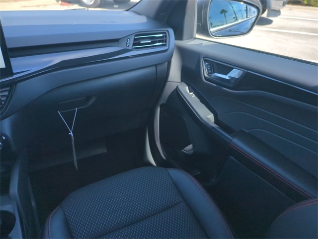 2025 Ford Escape ST-Line photo 17