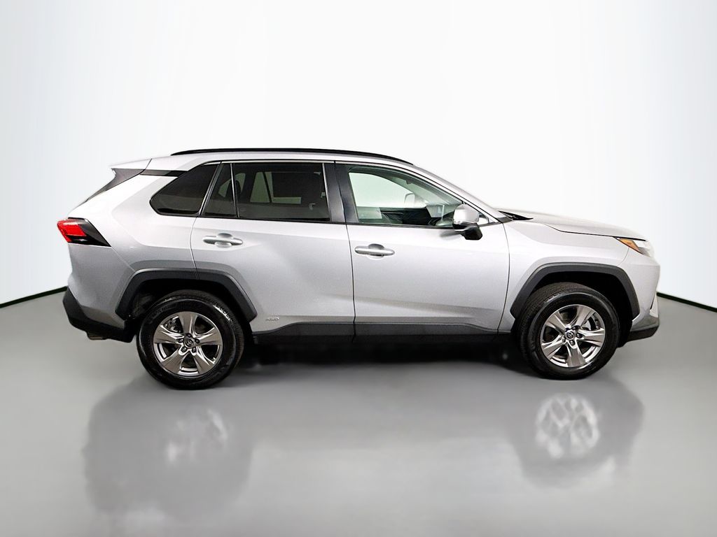 2023 Toyota RAV4 Hybrid XLE photo 8