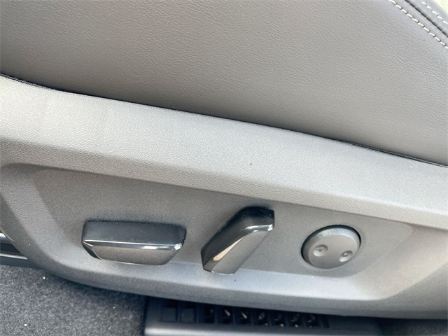 2025 Nissan Rogue Platinum photo 19