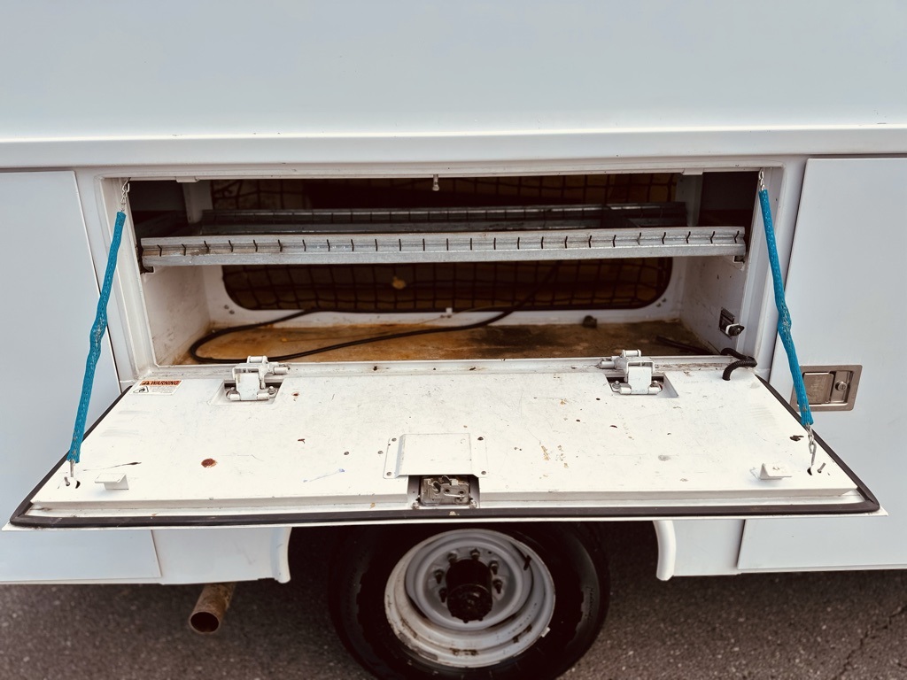 2012 Ford E-350 photo 8