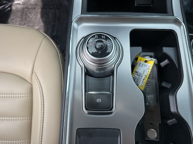 2022 Ford Edge SEL photo 18
