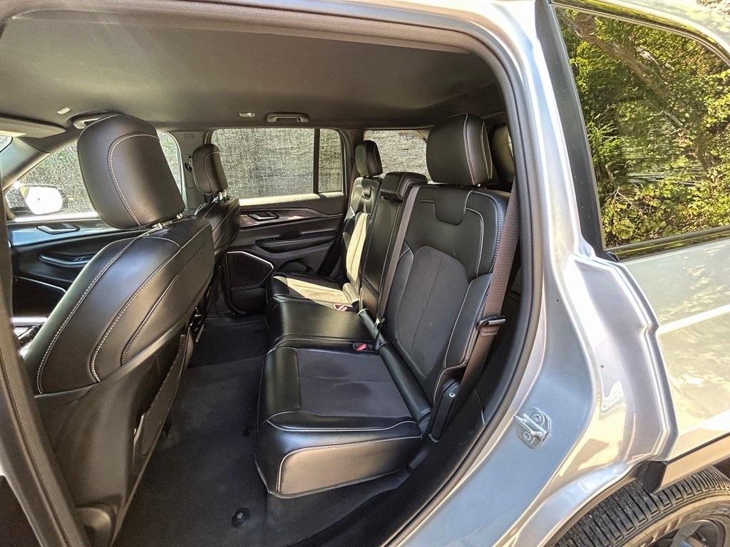 2022 Jeep Grand Cherokee Altitude photo 16