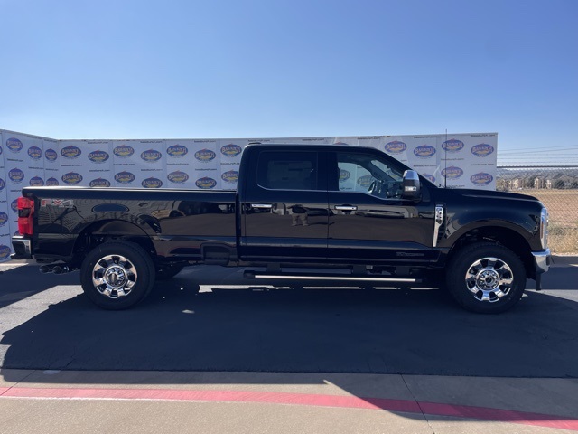 2026 Ford F-350 Super Duty Lariat's photo