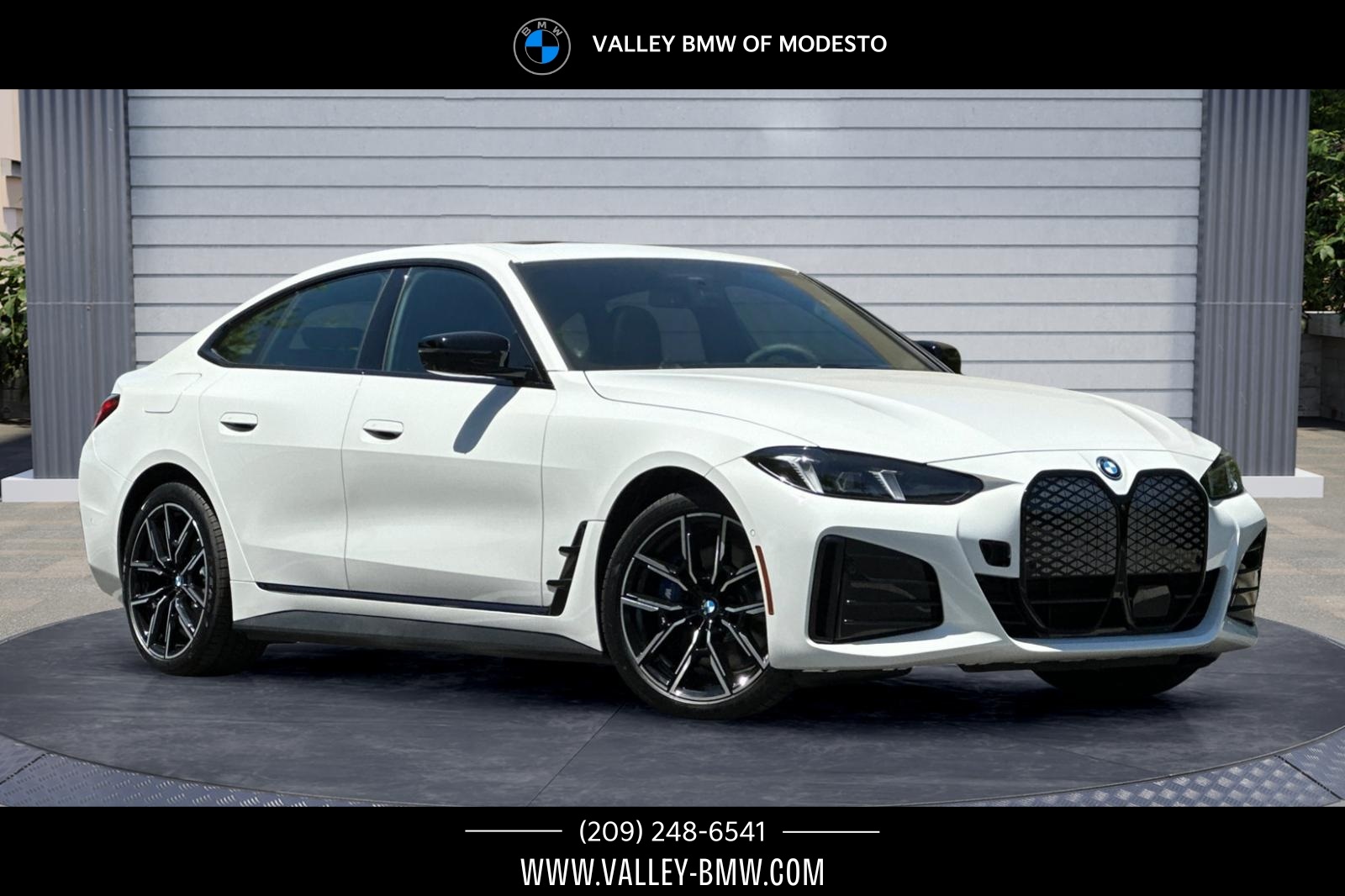 Pre-Owned 2022 BMW 4 Series 430i xDrive 2D Coupe in