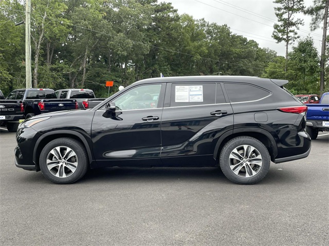 2023 Toyota Highlander L photo 28