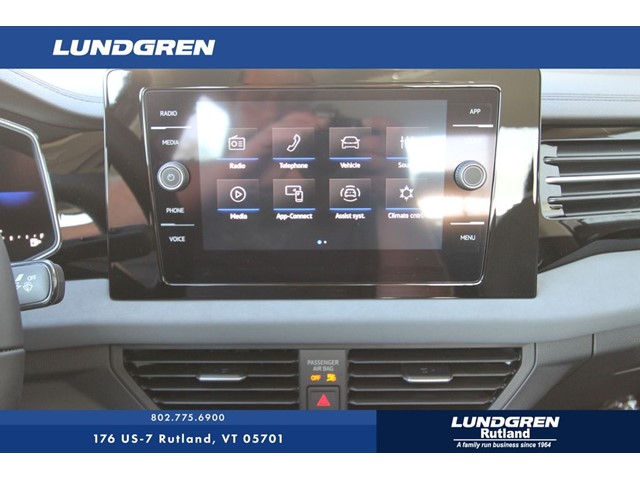 2025 Volkswagen Jetta 1.5T SE photo 3