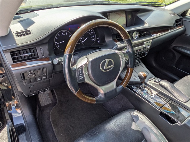 2014 Lexus ES 350 photo 10