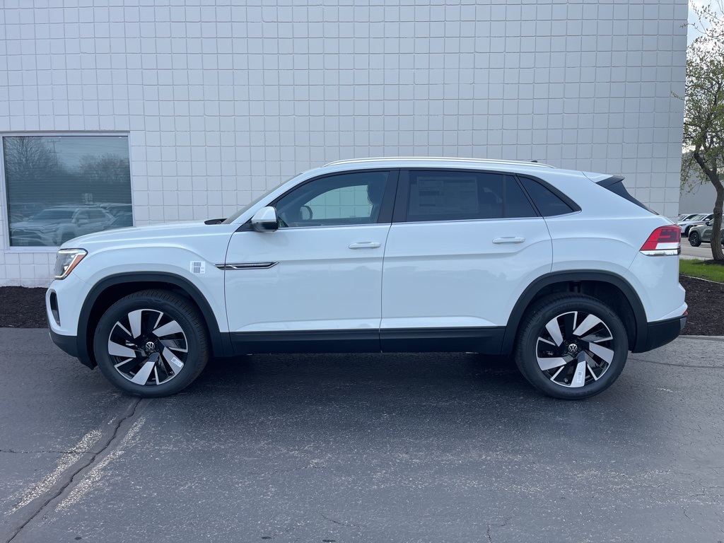 2025 Volkswagen Atlas Cross Sport SE Technology photo 2