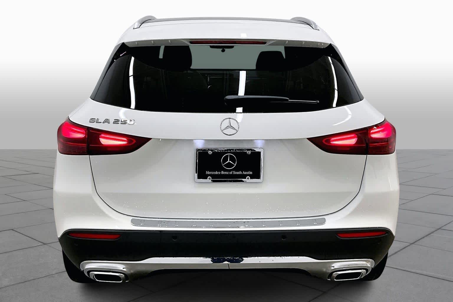 2025 Mercedes Benz GLA 250 photo 4