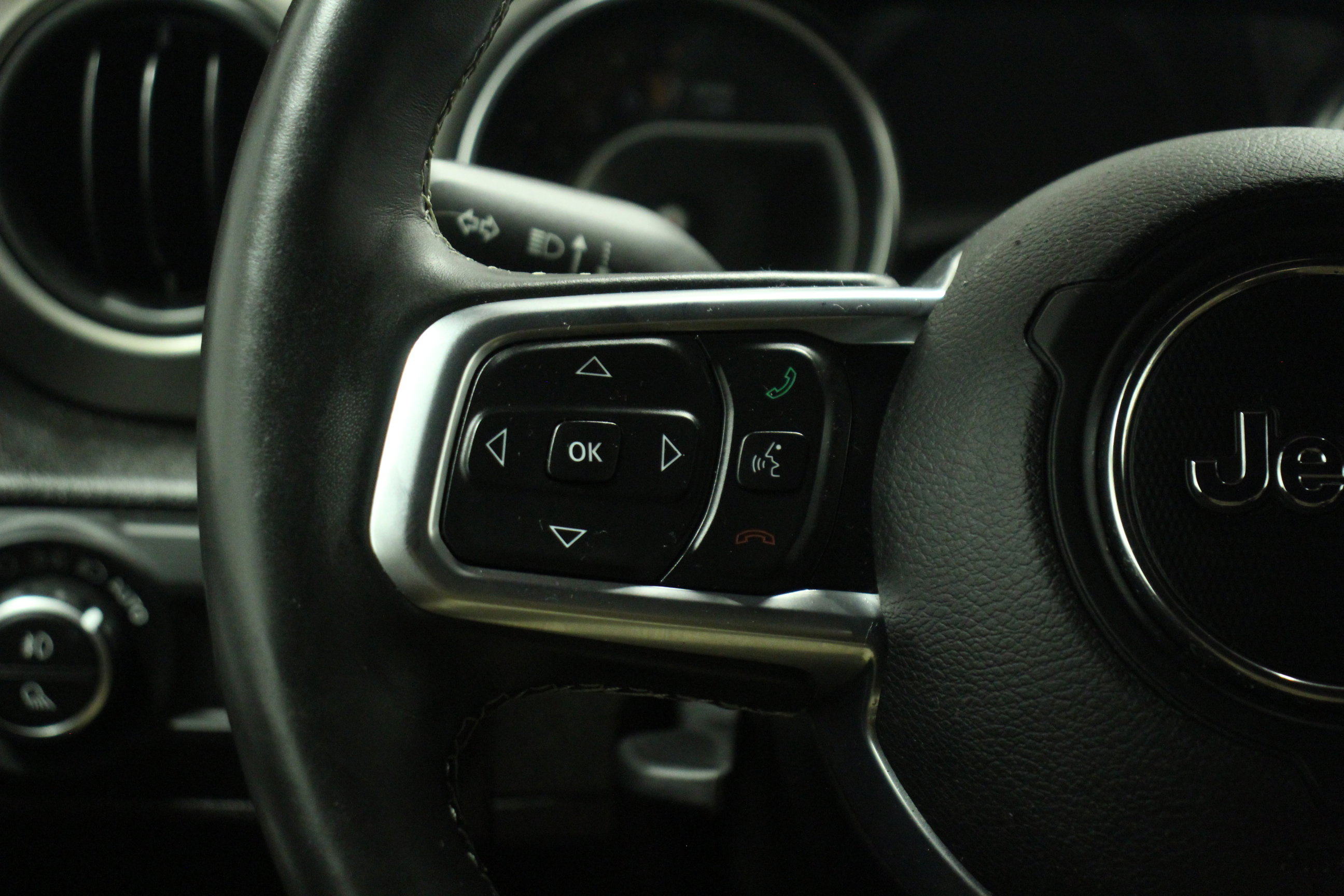 2020 Jeep Gladiator Sport photo 18