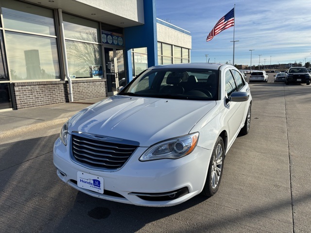2012 Chrysler 200 Limited's photo