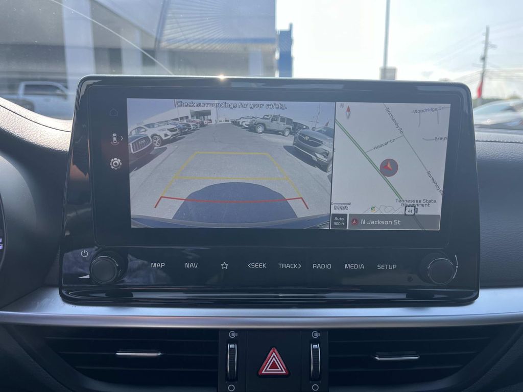 2022 Kia Forte GT-Line photo 25