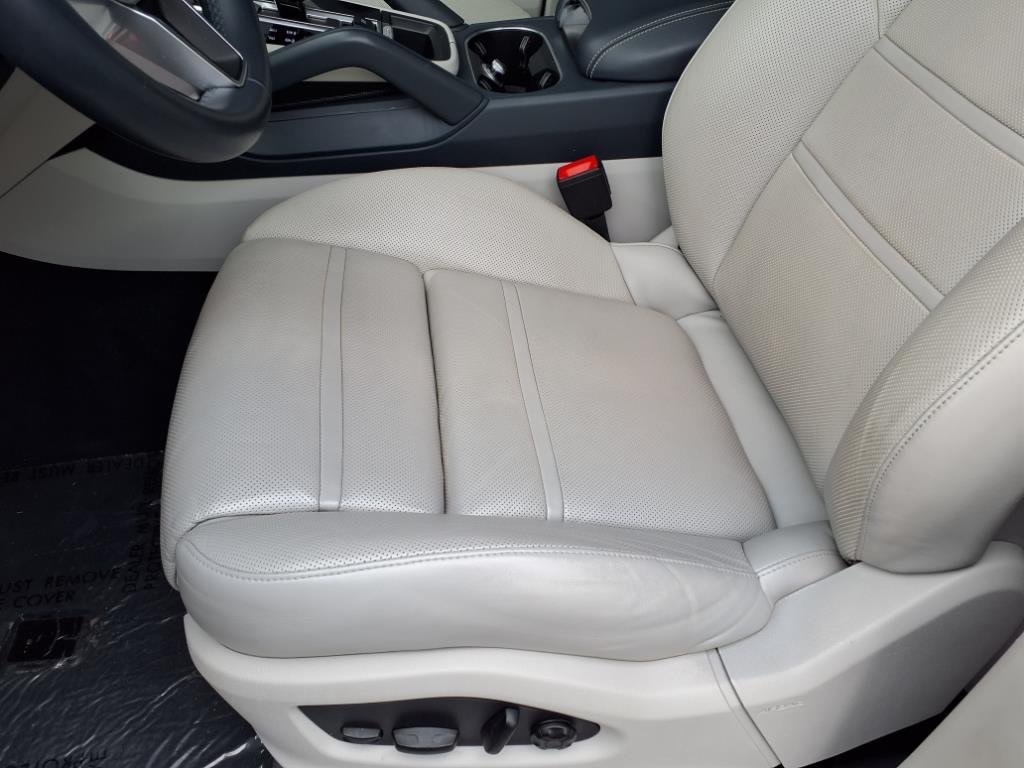 2023 Porsche Cayenne S Platinum Edition photo 7