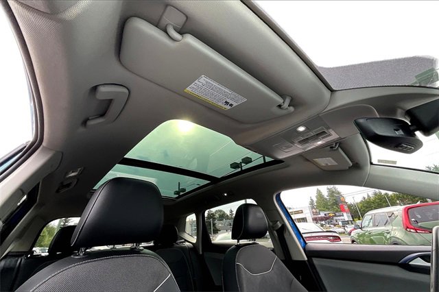 2023 Volkswagen Taos SE photo 18