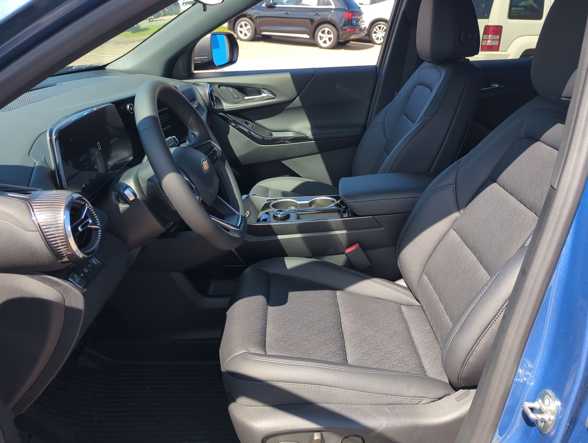 2026 Chevrolet Equinox LT photo 9