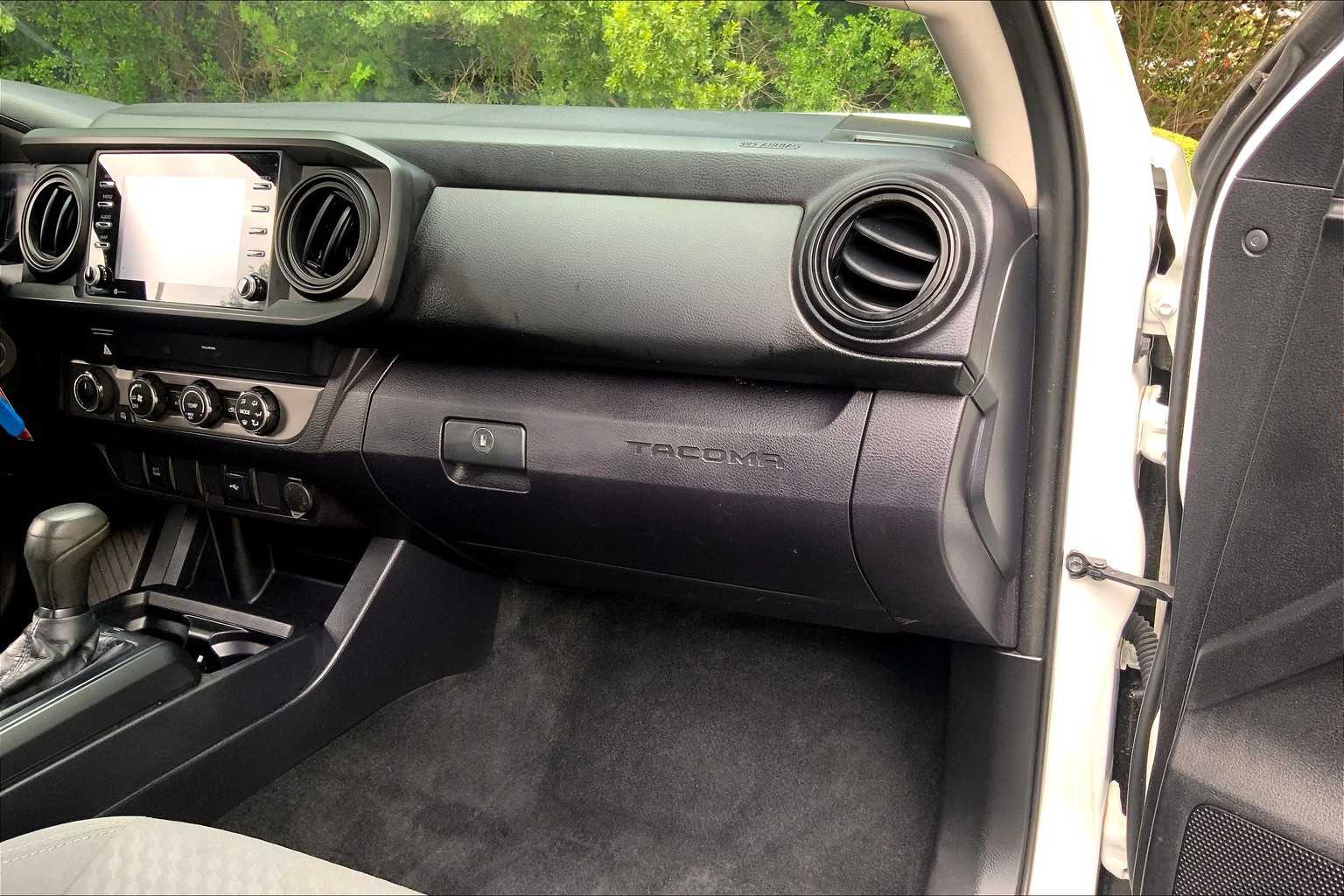 2021 Toyota Tacoma SR 4x4 Access Cab photo 15