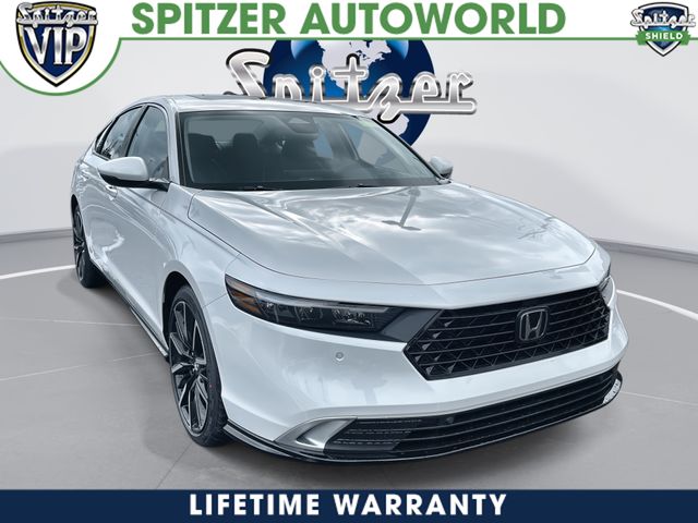 2025 Honda Accord Hybrid Touring's photo