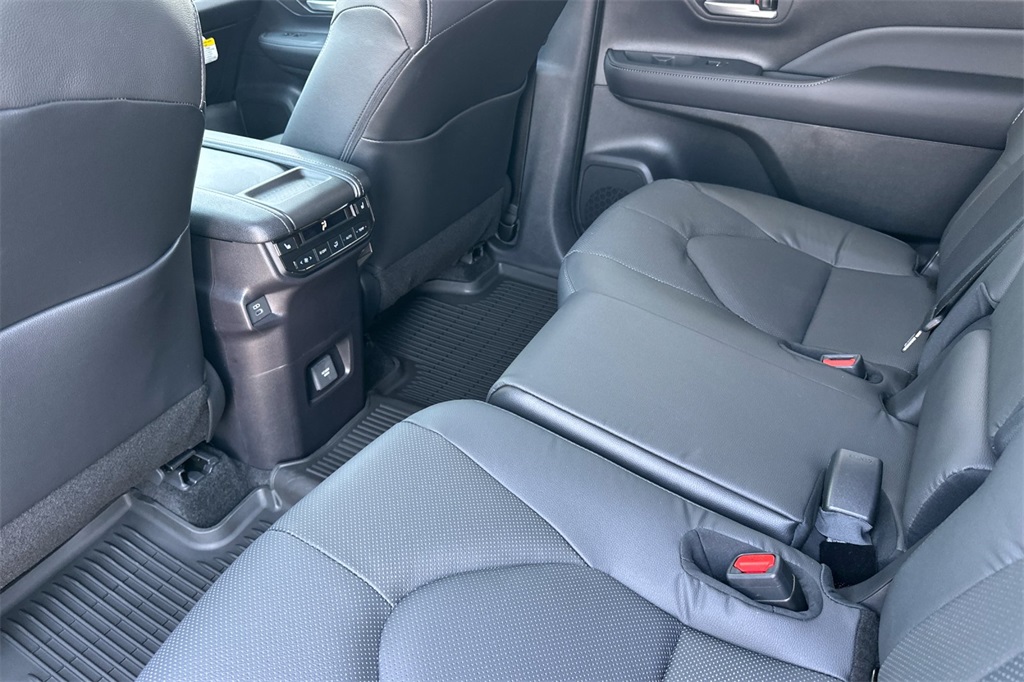 2025 Toyota Grand Highlander Limited AWD photo 12