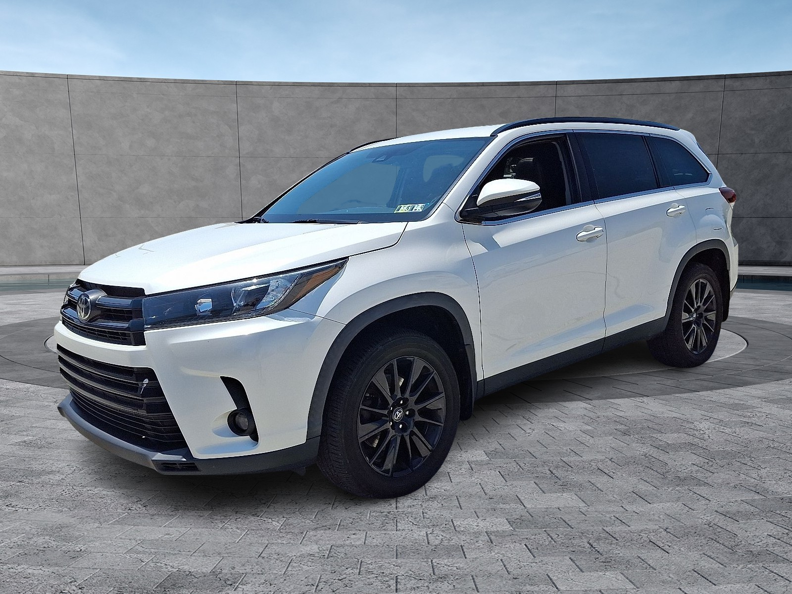 2019 Toyota Highlander SE photo 4