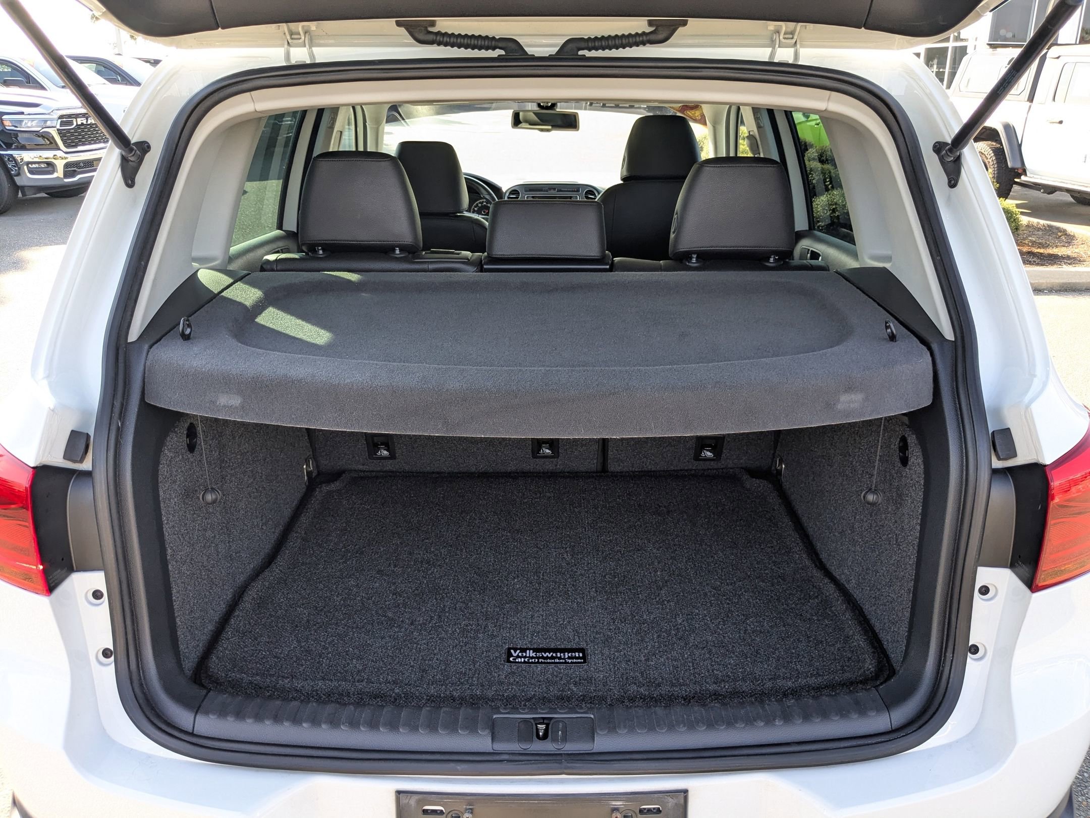 2017 Volkswagen Tiguan Wolfsburg Edition photo 31